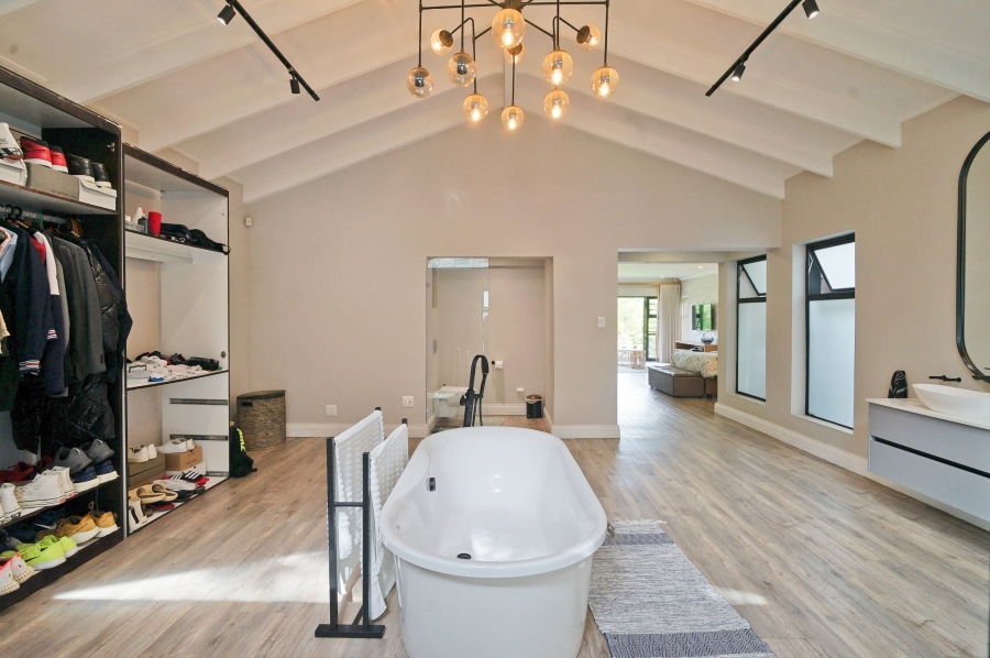 4 Bedroom Property for Sale in Beacon Bay Eastern Cape